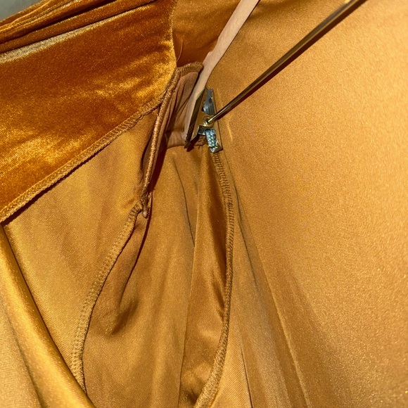 Luxurious Velvet Cardigan in Rich Gold - Picture 5 of 6